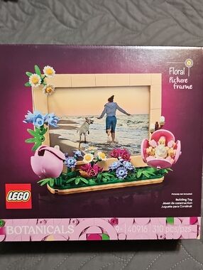 LEGO Pink and Green Floral Picture Frame with Blue and Yellow Accents